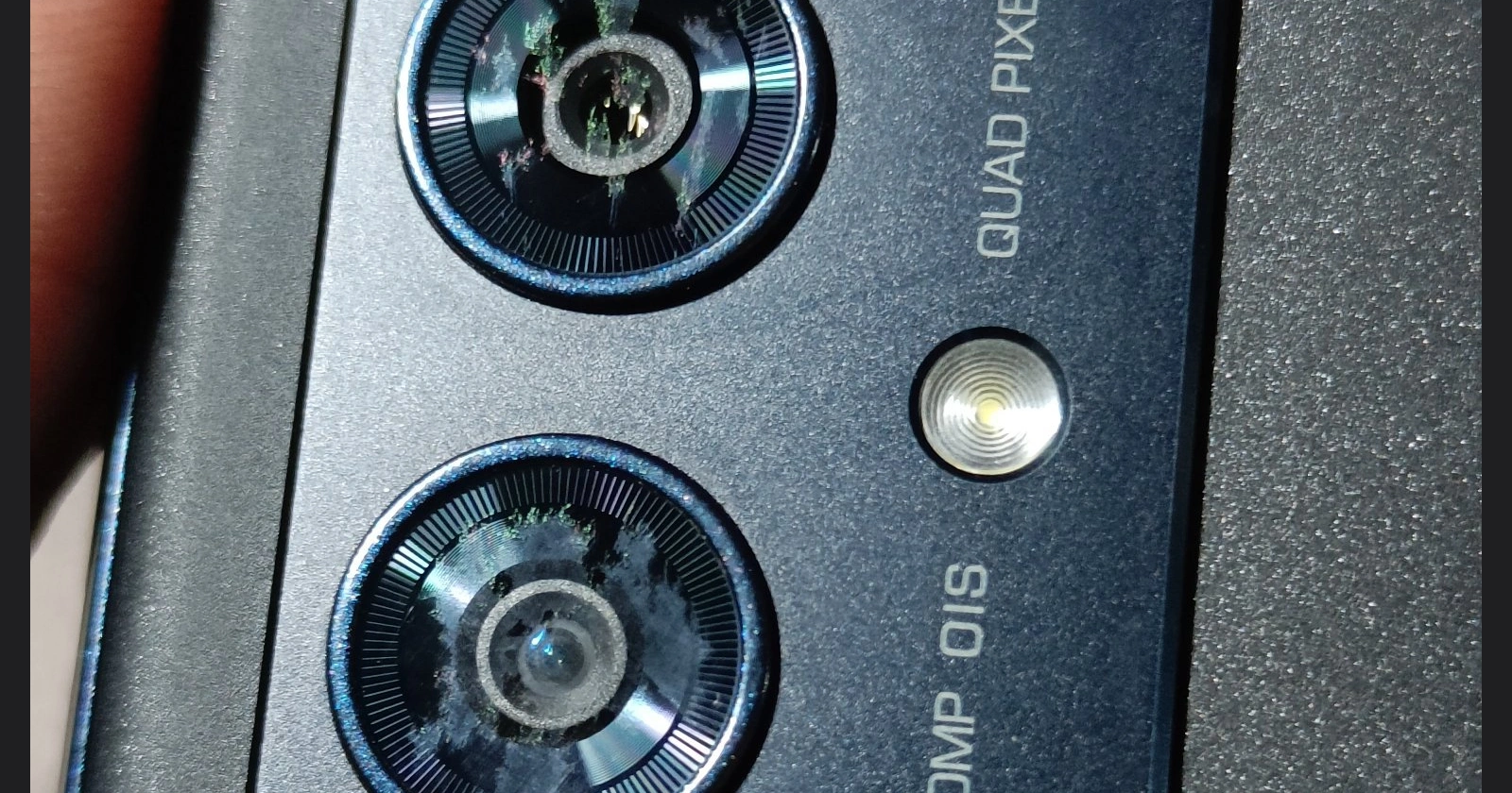 Motorola Moto G84 5G & G54 5G camera coating peeling off causing stains on lens resulting in blurry pictures for many