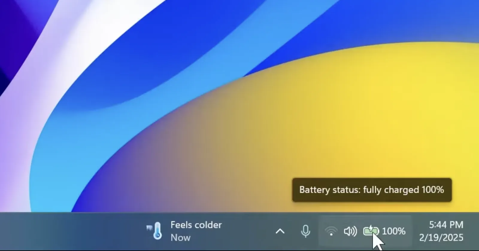 Microsoft slams brakes on color-coded battery icon rollout in Windows 11