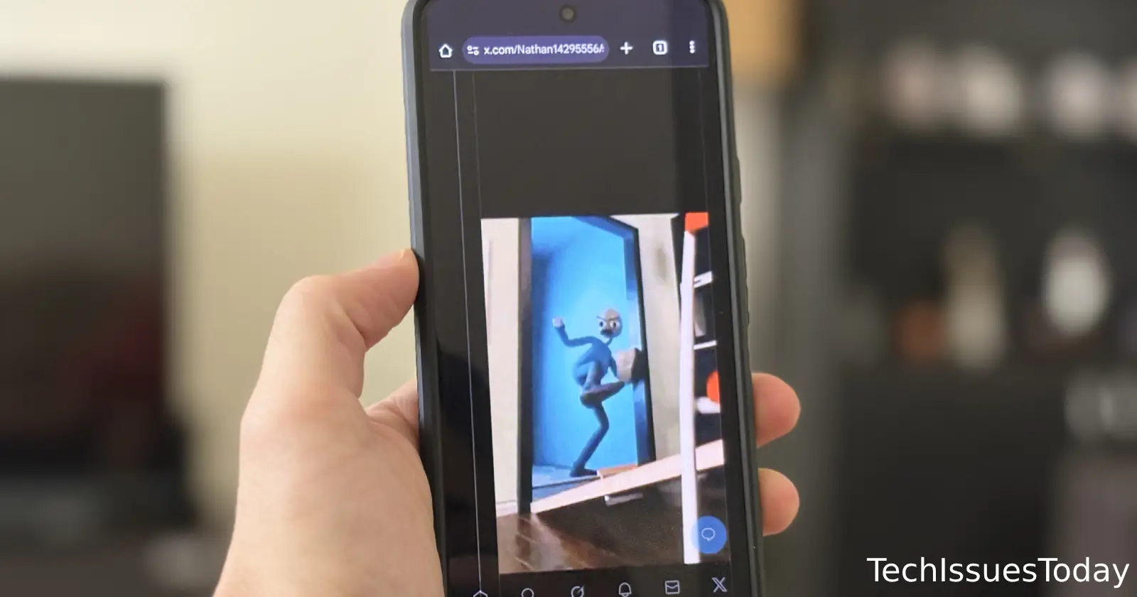 X bug causing GIFs to take over whole screen as they keep growing