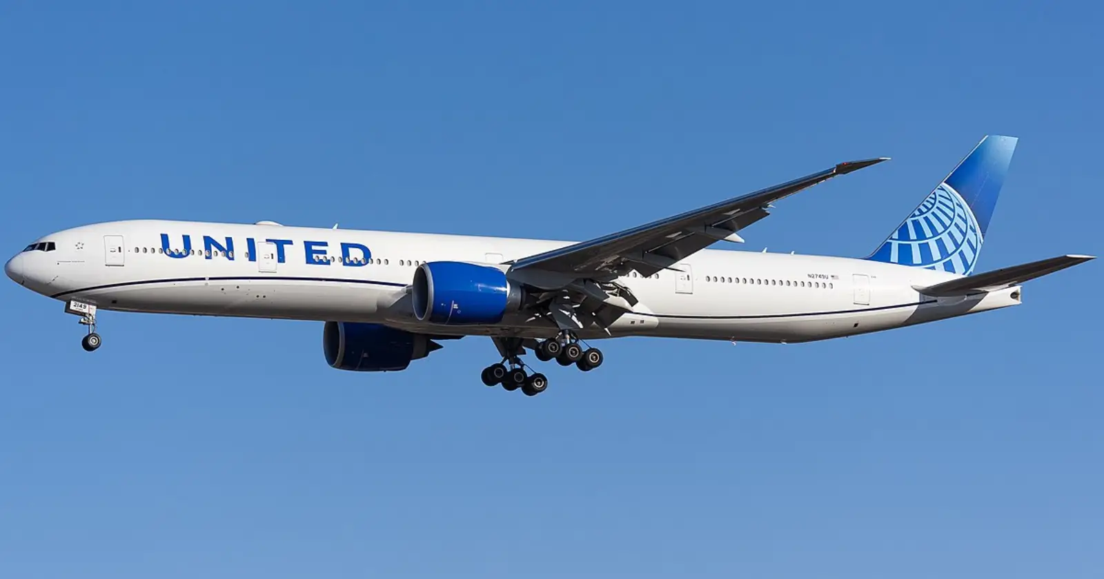Meme fest erupts as United Airlines fixed glitch that resulted in grounded planes across US